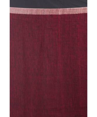 Maroon linen saree with silver zori pallu and border 4