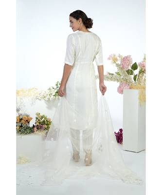 White 3D Floral Hand Embroidered Dupatta with Kurta Set 3