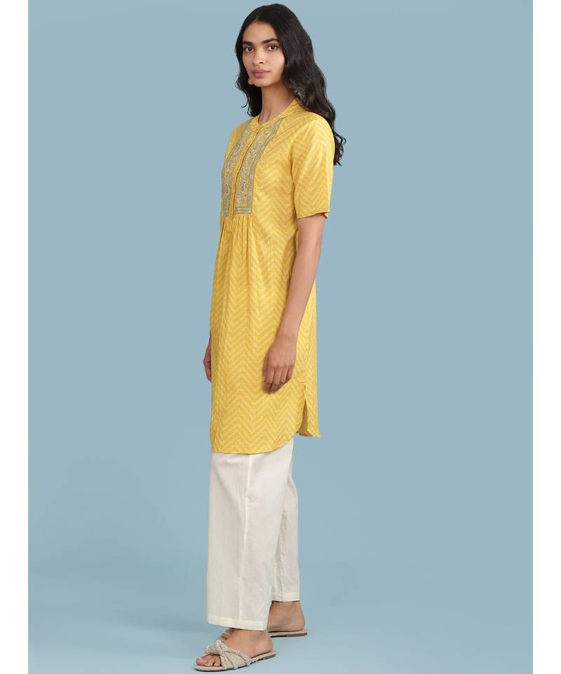 Band Collar Embroidered Palcket Short Sleeve Kurta With Pant