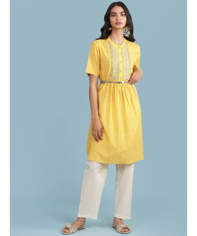 Band Collar Embroidered Palcket Short Sleeve Kurta With Pant
