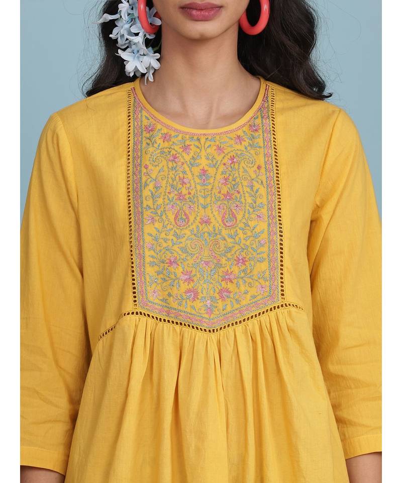 Round_Neck 3/4 Sleeve Kurti Embroidered At Yoke