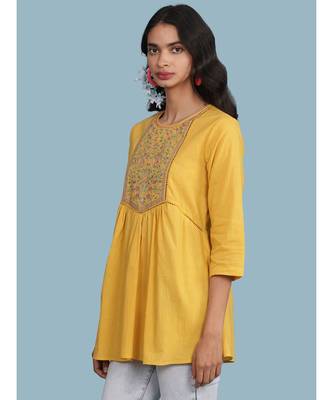 Round_Neck 3/4 Sleeve Kurti Embroidered At Yoke 5