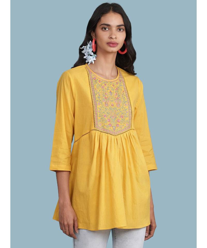 Round_Neck 3/4 Sleeve Kurti Embroidered At Yoke