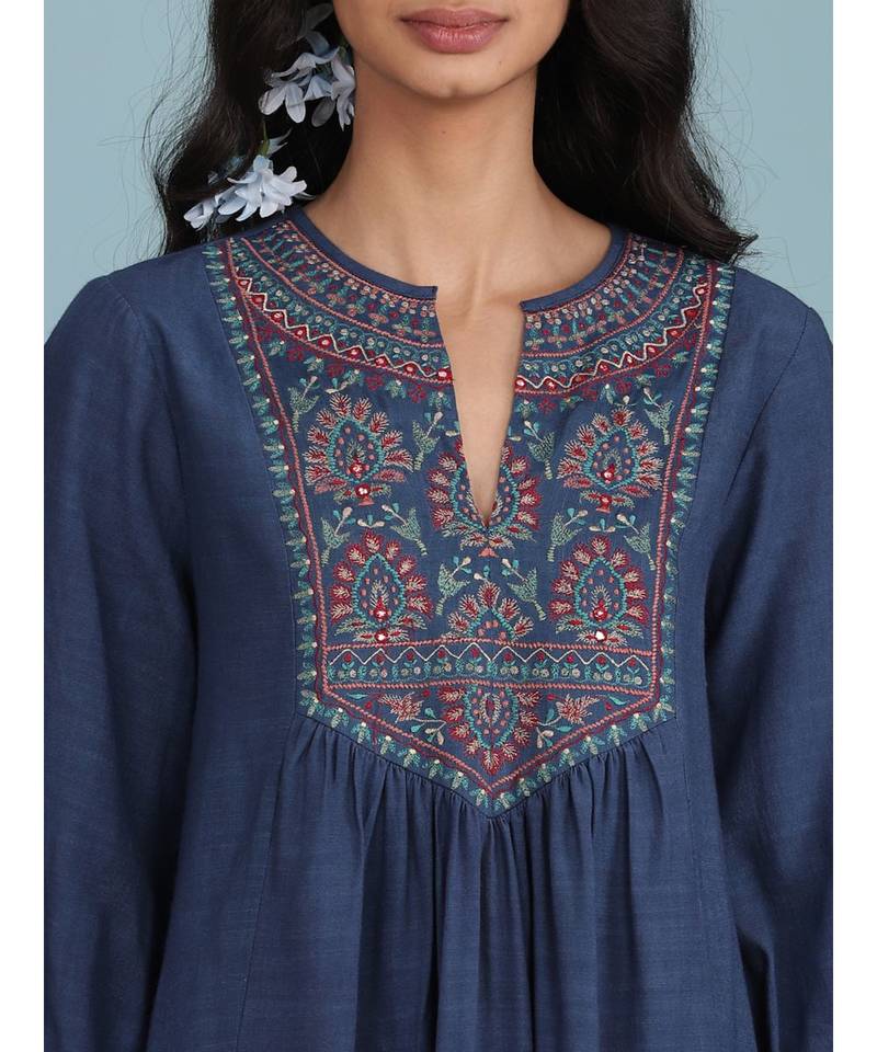 Embroidered Yoke Round_Neck 3/4Th Sleeve Kurti With Gathers At Yoke