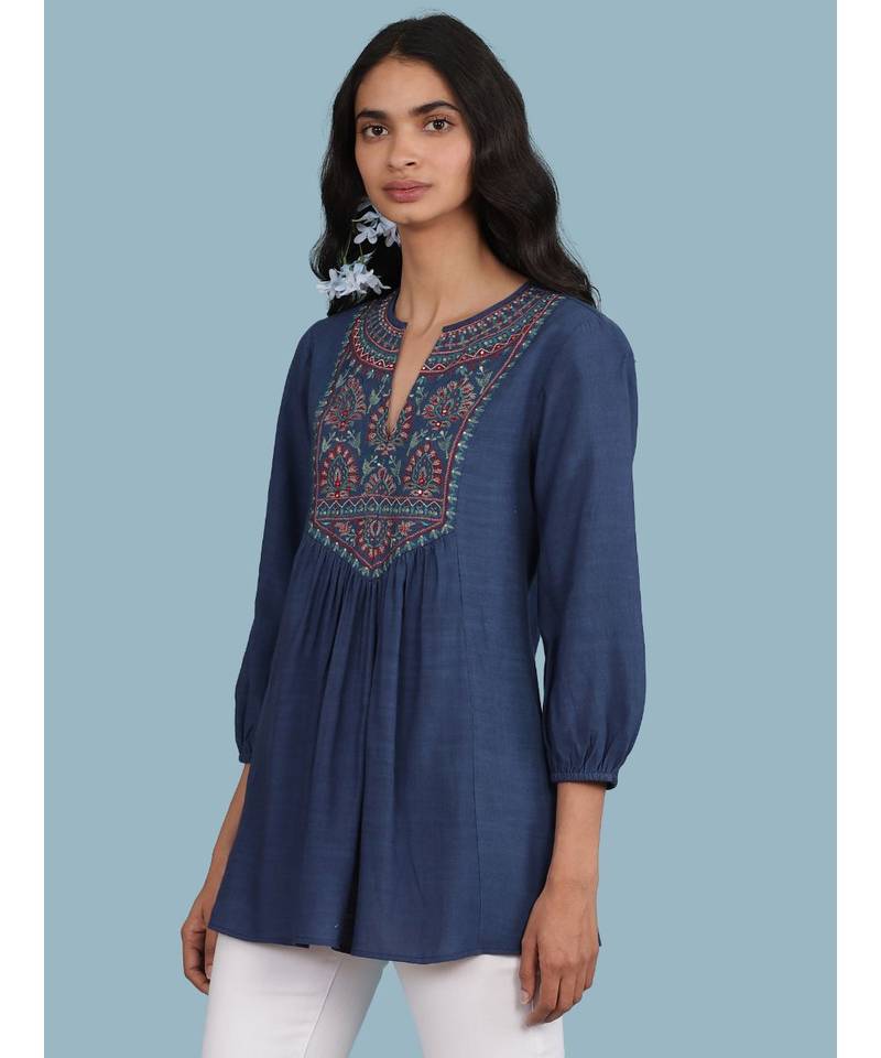 Embroidered Yoke Round_Neck 3/4Th Sleeve Kurti With Gathers At Yoke