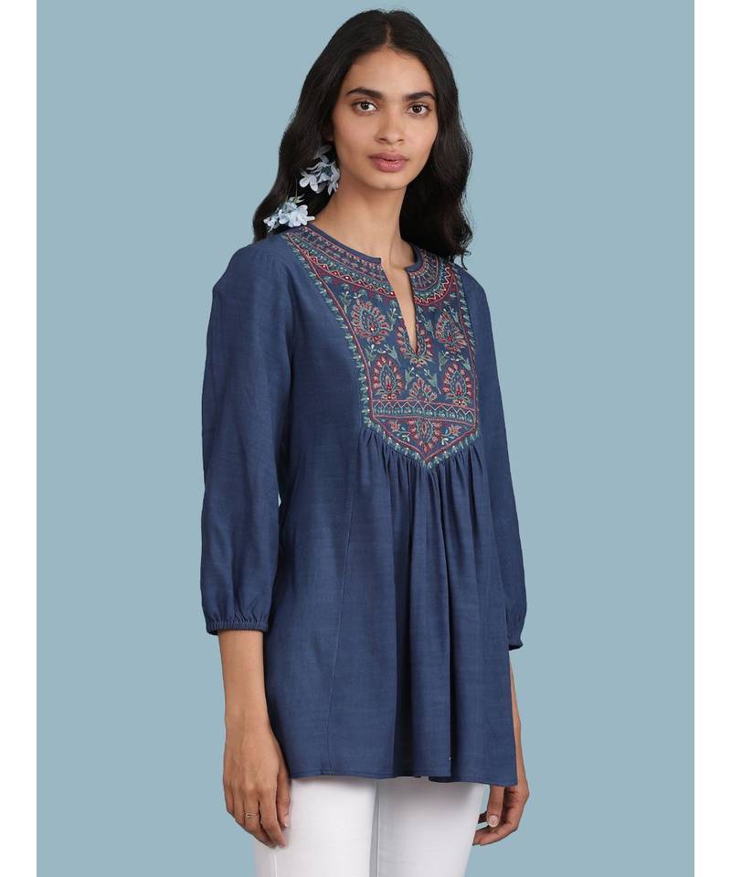 Embroidered Yoke Round_Neck 3/4Th Sleeve Kurti With Gathers At Yoke