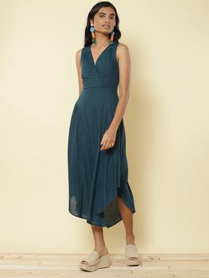 V Neck Sleevesless Solid Midi Dress 2