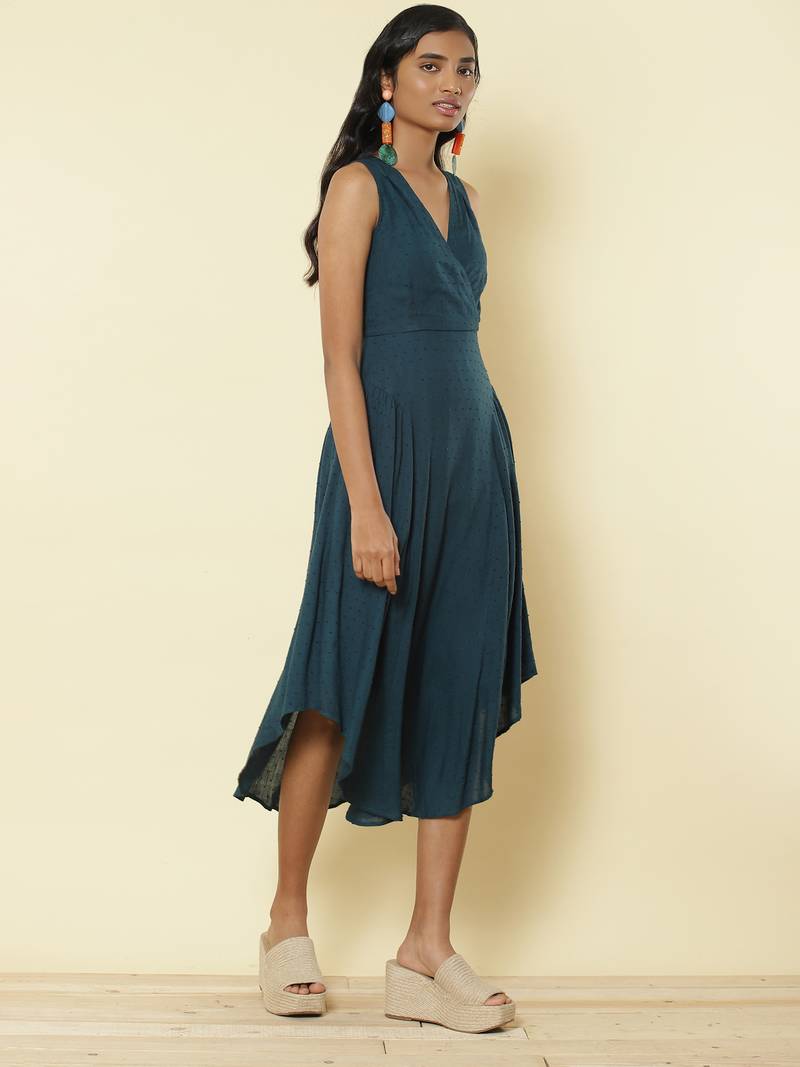 V Neck Sleevesless Solid Midi Dress