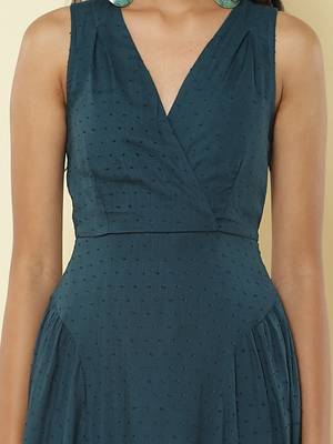 V Neck Sleevesless Solid Midi Dress 6