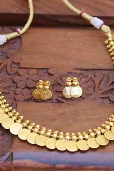 Gold agate necklaces