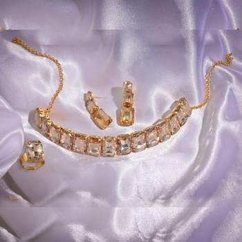 Party wear Gold toned Crystal Shine Stones Choker Necklace Set for Women 1