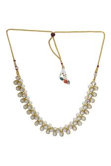 Wedding Wear 18 K Gold toned Kundan Pearl Studded Choker Necklace Jewellery Set with Mangtikka for Women/Girls