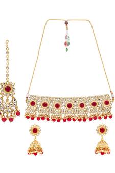 Wedding wear Kundan Beaded Collar Necklace Set with Mang tikka