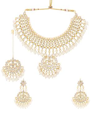 Wedding wear Kundan Beaded Necklace Set with Mang tikka 1