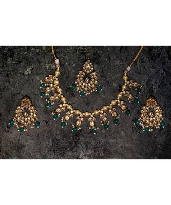Wedding wear Kundan Pearl Studded Bridal Choker Necklace Set for women 1
