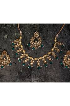 Wedding wear Kundan Pearl Studded Bridal Choker Necklace Set for women