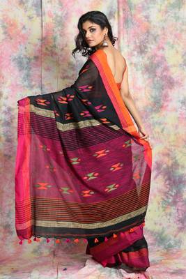 Black cotton handloom saree with dual border 3