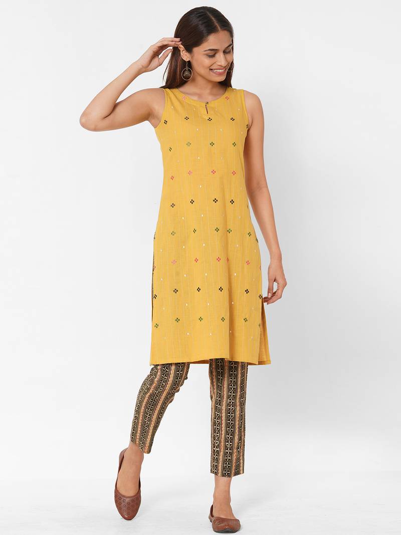 Multicolour geometrical embroidery on the front kurti