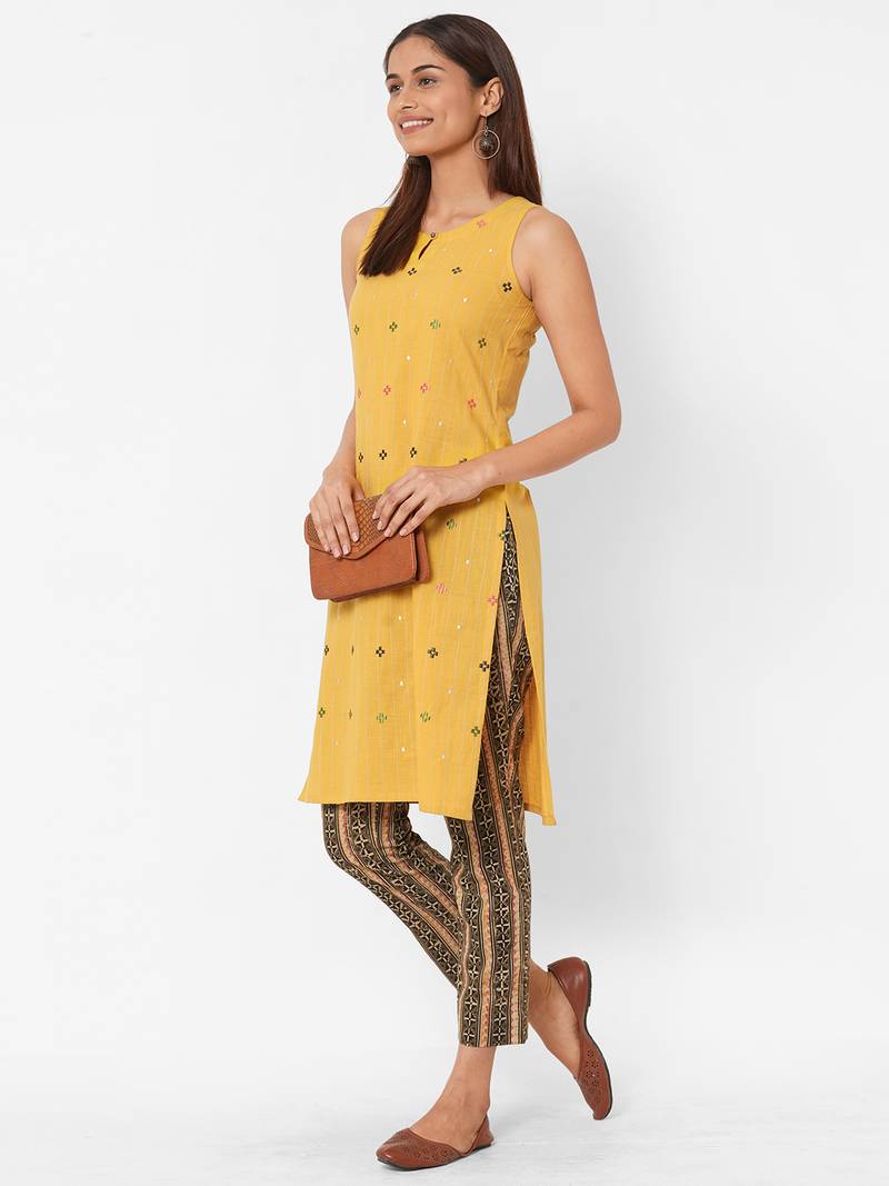 Multicolour geometrical embroidery on the front kurti