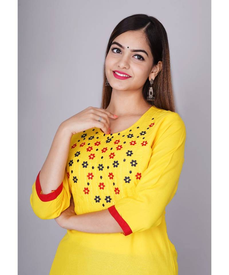 PeerShah Women Kurta and Skirt