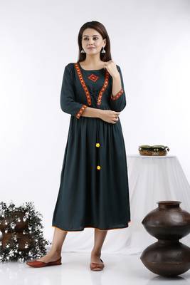 Women Embroidered Solid Rayon Slub Flared Kurta 1
