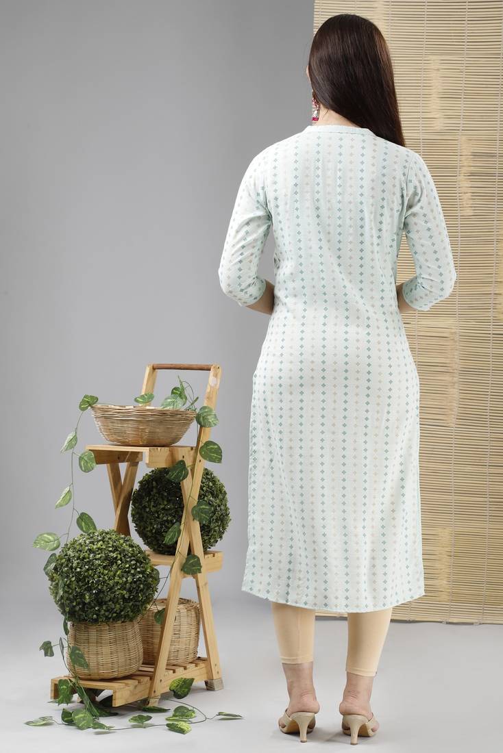 Women Printed Mirror Worked Rayon Slub Straight Kurta