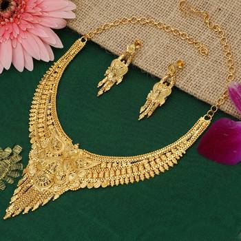 Gold necklace-sets 1