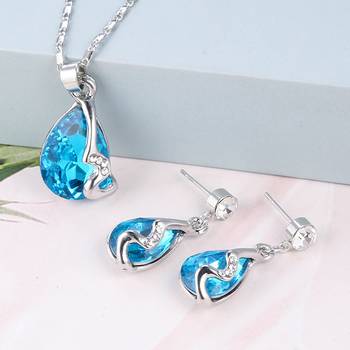 Blue crystal pendants 1