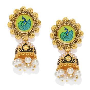 Black pearl earrings 1