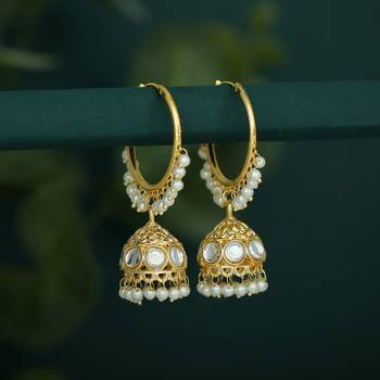 Gold pearl earrings 1