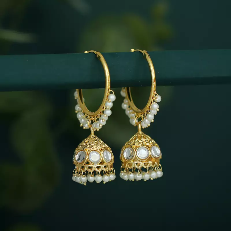 Gold pearl earrings