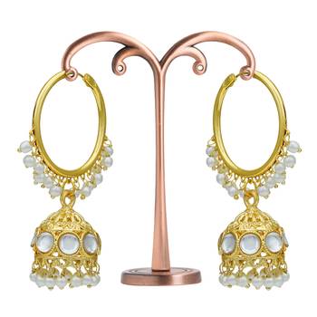Gold pearl earrings 4