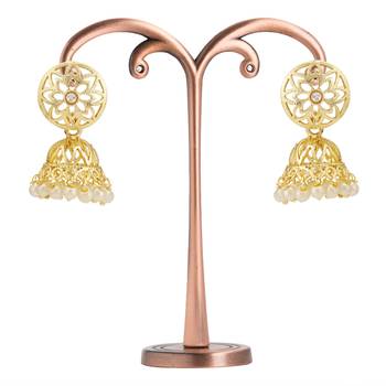 Gold pearl earrings 4