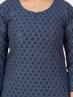 Women Grey  Causal Solid Chikan Hand Embroidered Regular Fit Kurti 4