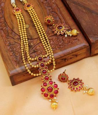 Red agate necklaces 1