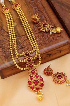Red agate necklaces