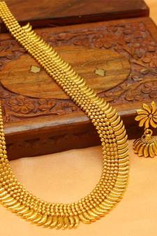 Gold agate necklaces