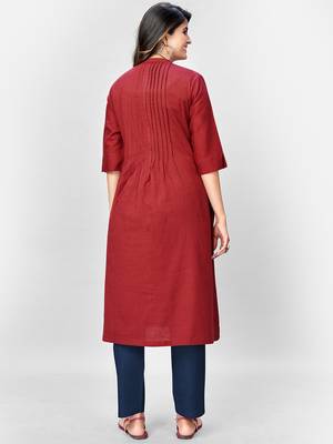 Women's Solid & Pintuck A-Line Cotton Maroon Kurta 2