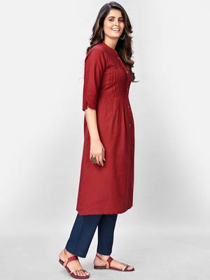 Women's Solid & Pintuck A-Line Cotton Maroon Kurta 3