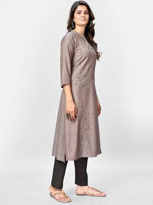 Women's Solid & Hand Work Straight Rayon Grey Kurta 4