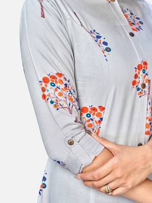 Women's Foil Printed A-Line Rayon Grey Kurta 6