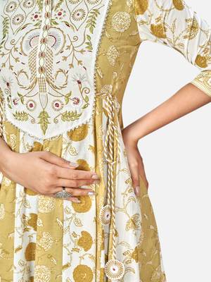 Women's Printed & Embroidered Anarkali Cotton Mehendi Green Kurta 6