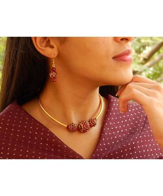 Maroon chokers 3