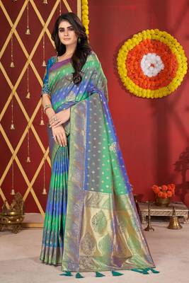 Manohari Jacquard  Blue & Green Woven Saree with Unstitched  Blouse 2