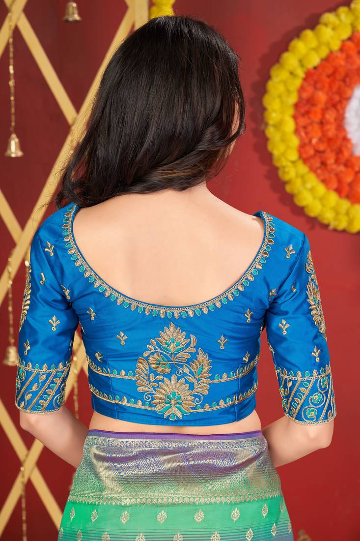 Manohari Jacquard  Blue & Green Woven Saree with Unstitched  Blouse