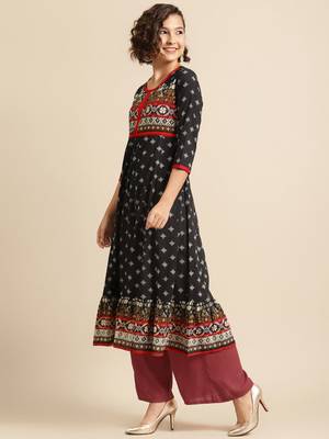 Divawalk Black & White Printed Anarkali 3