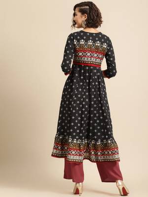 Divawalk Black & White Printed Anarkali 4