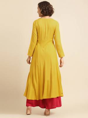 Divawalk Green Solid Flared Anarkali With tussel details 4