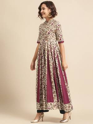 Divawalk Beige & Maroon Floral Printed Flared Anarkali 3