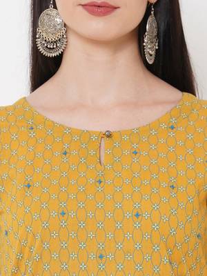 Yellow printed kurta with embroidery 6